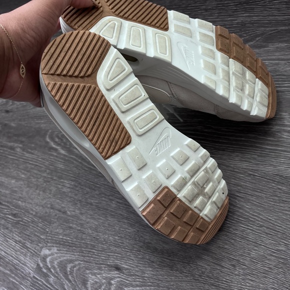 Women's Air Max SC Sneaker - Sail/White/Gum Size 8.5 - Picture 4 of 6